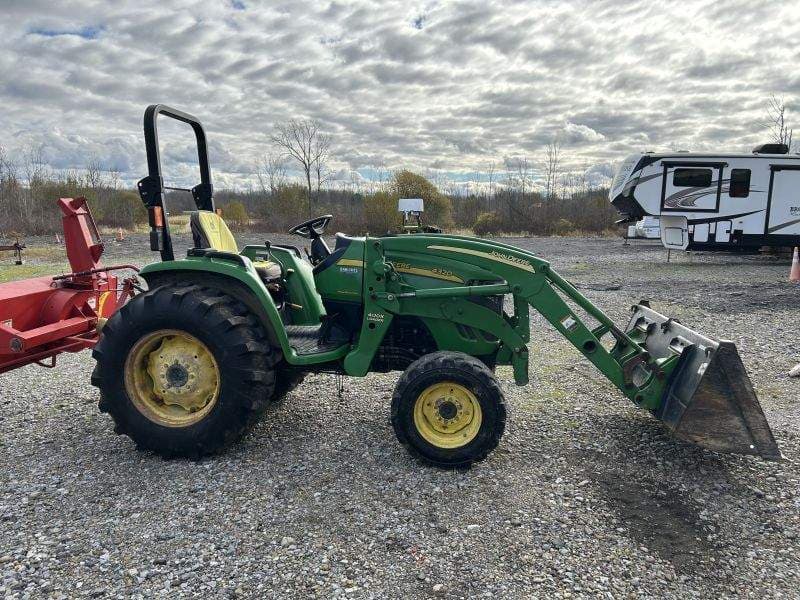 Image of John Deere 4320 Image 0
