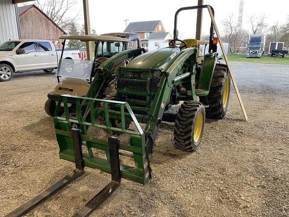 Image of John Deere 4520 equipment image 1