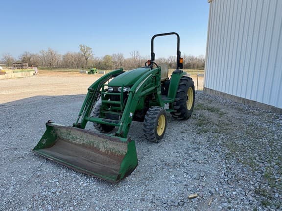 Image of John Deere 4520 equipment image 3