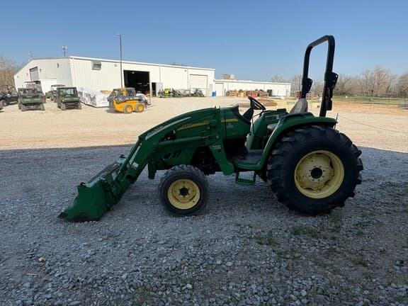 Image of John Deere 4520 equipment image 1