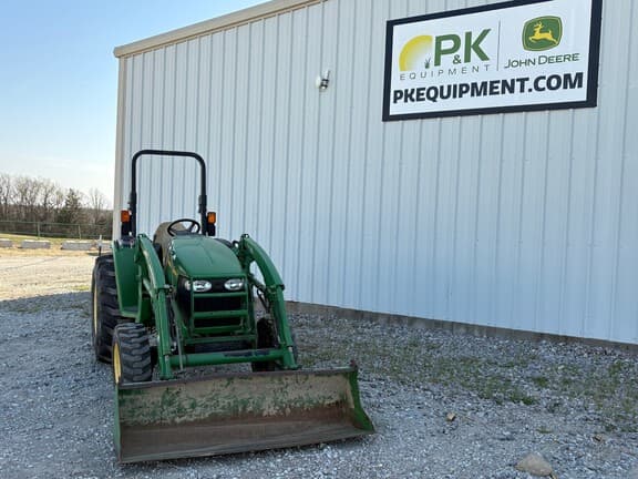 Image of John Deere 4520 equipment image 2