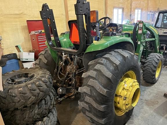 Image of John Deere 4520 equipment image 1