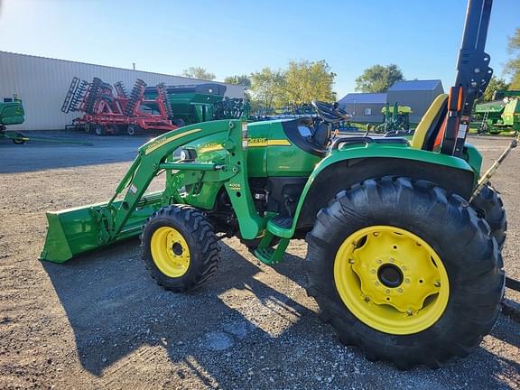 Image of John Deere 4520 equipment image 2