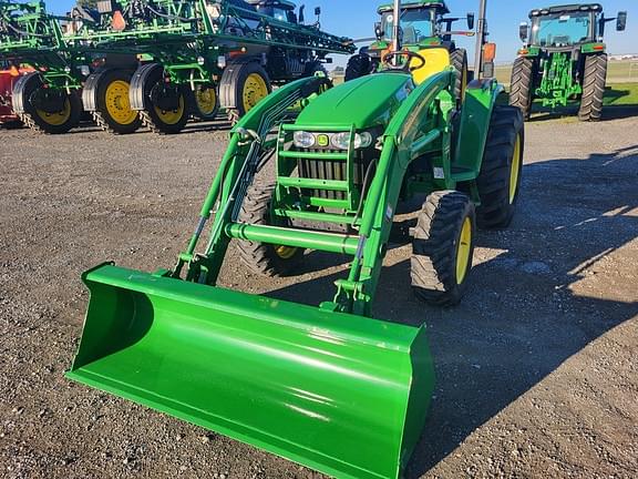 Image of John Deere 4520 equipment image 3