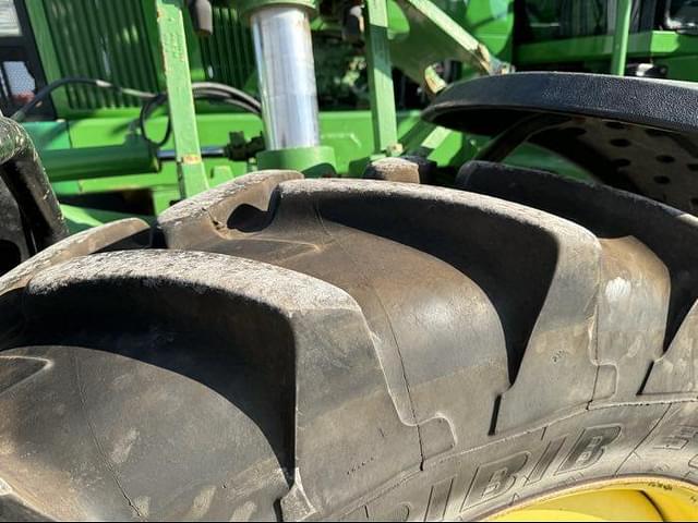 Image of John Deere 4710 equipment image 4