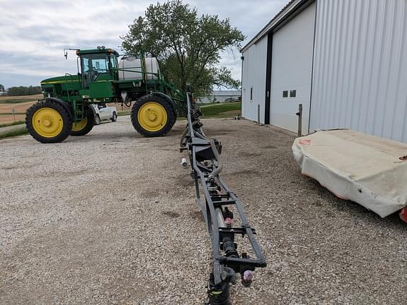 Image of John Deere 4710 equipment image 1