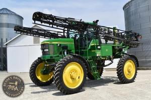 2004 John Deere 4710 Image