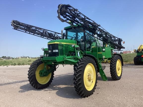 Image of John Deere 4710 equipment image 2