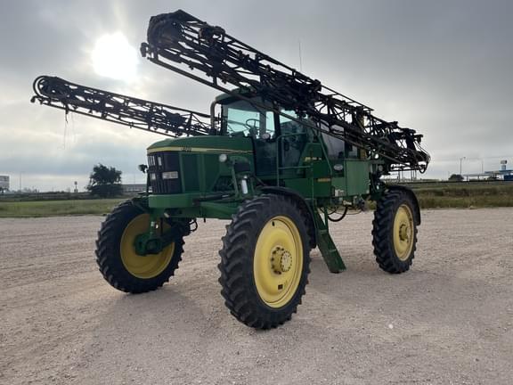 Image of John Deere 4710 equipment image 1
