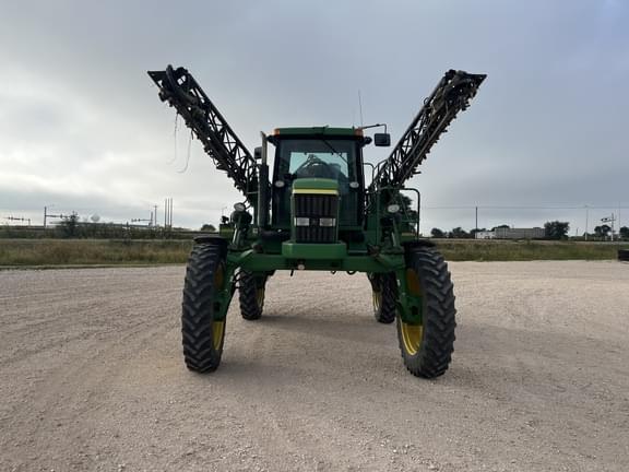 Image of John Deere 4710 equipment image 1