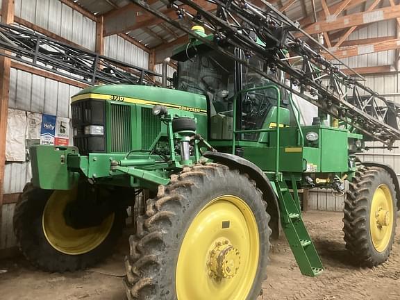 Image of John Deere 4710 Primary image