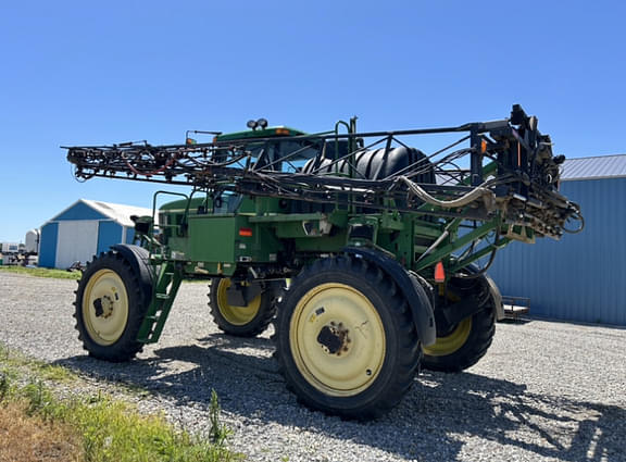 Image of John Deere 4710 equipment image 2