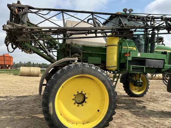Image of John Deere 4710 equipment image 4