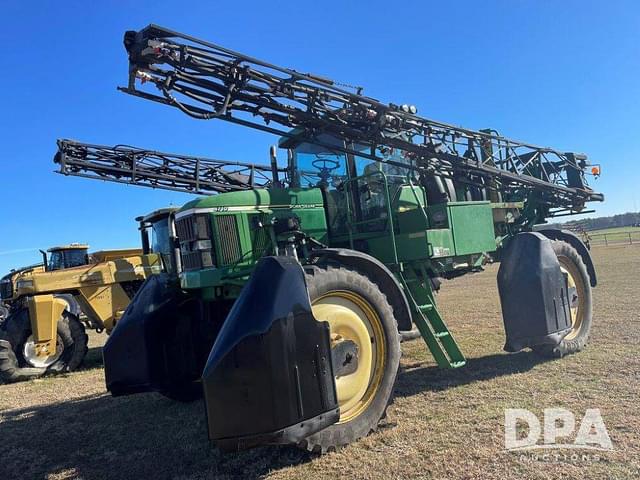 Image of John Deere 4710 equipment image 1