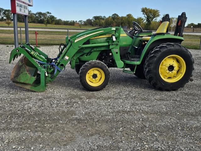 Image of John Deere 4720 equipment image 1