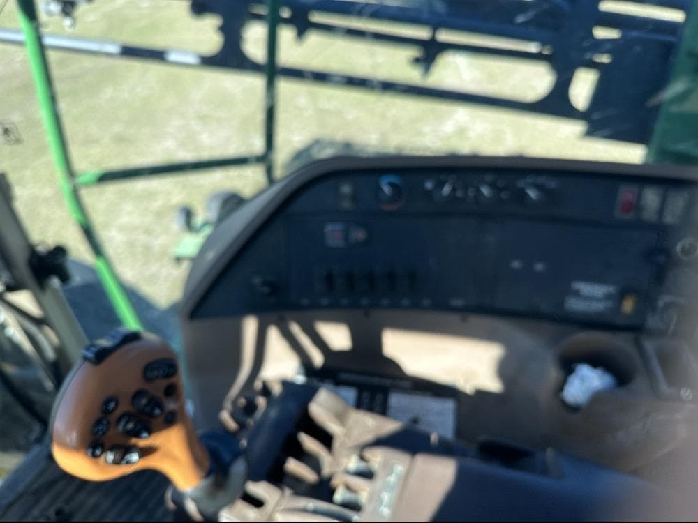 Image of John Deere 4720 Image 1