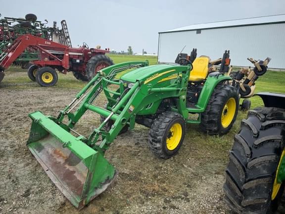 Image of John Deere 4720 equipment image 1