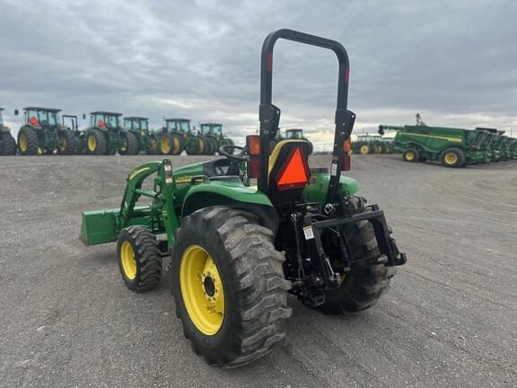 Image of John Deere 4720 equipment image 2