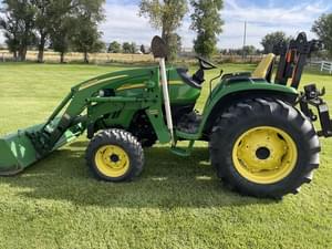 2004 John Deere 4720 Image