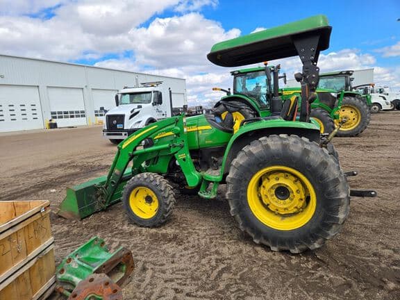 Image of John Deere 4720 equipment image 1