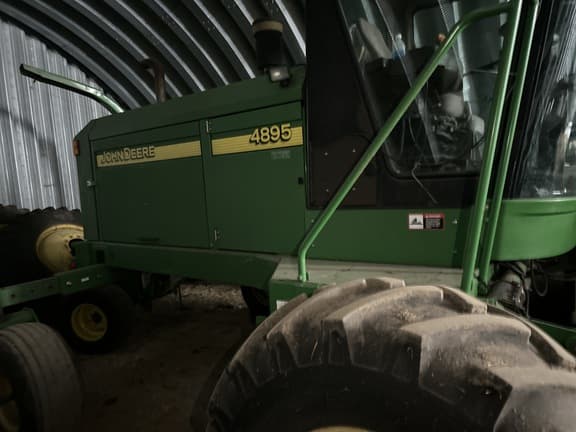Image of John Deere 4895 equipment image 4