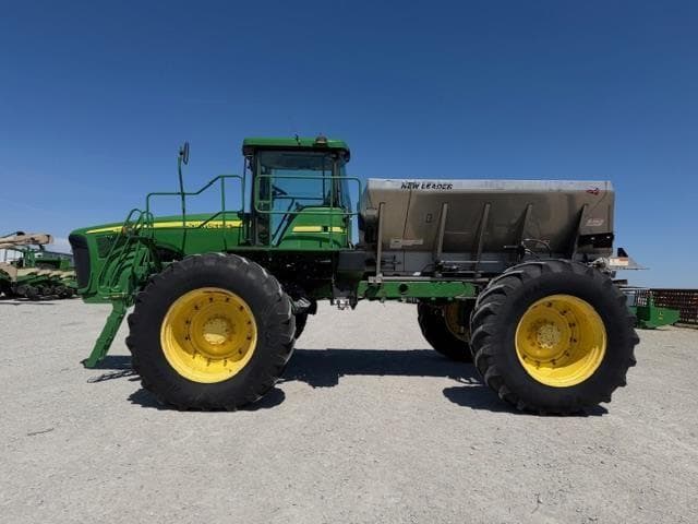 Image of John Deere 4920 equipment image 1