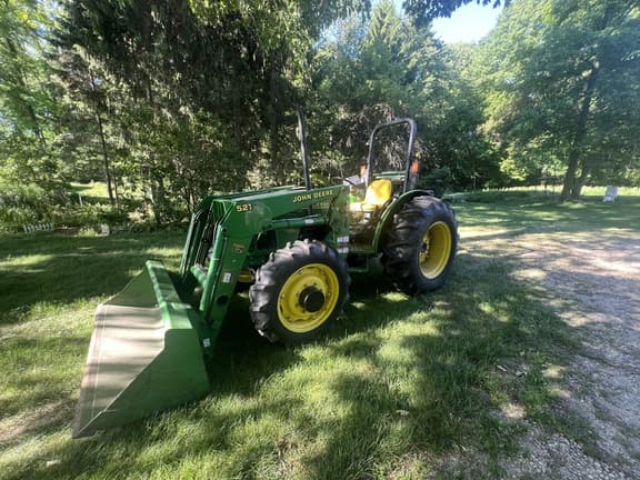 Image of John Deere 5105 Primary image