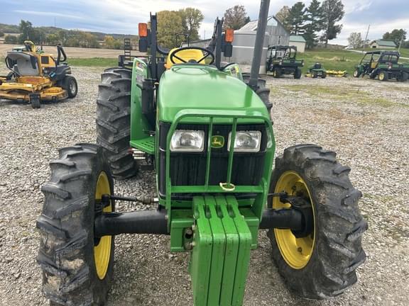 Image of John Deere 5105 equipment image 1