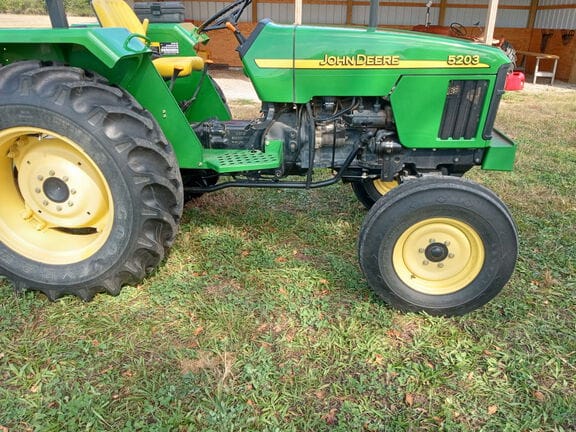 2004 John Deere 5203 Equipment Image0