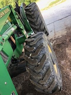 Image of John Deere 5205 equipment image 3