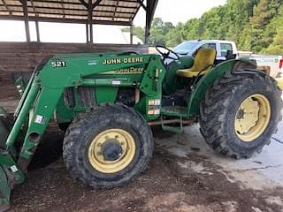 Image of John Deere 5205 equipment image 2