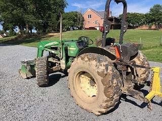 Image of John Deere 5205 equipment image 2