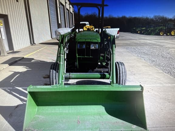 Image of John Deere 5220 equipment image 2