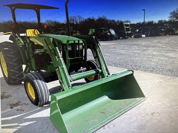Image of John Deere 5220 equipment image 3