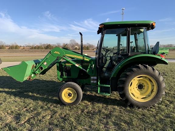 Image of John Deere 5220 equipment image 3