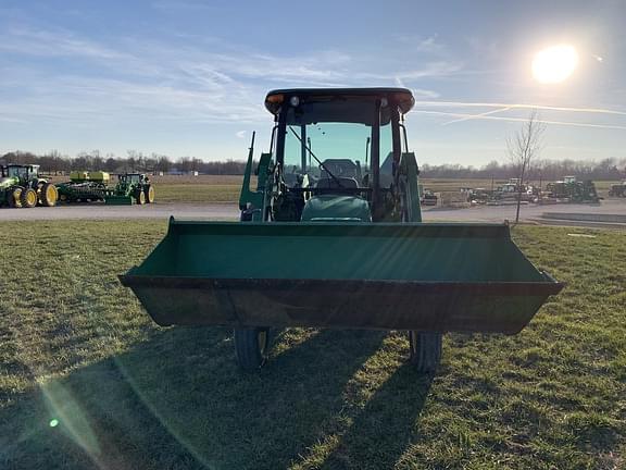 Image of John Deere 5220 equipment image 4