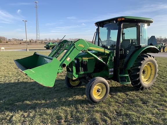 Image of John Deere 5220 equipment image 3