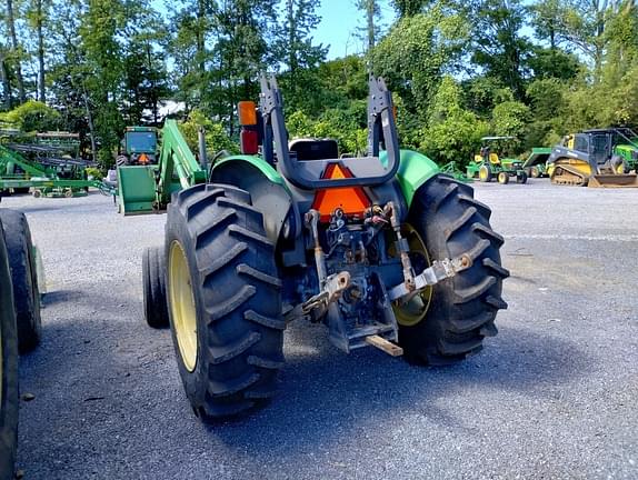 Image of John Deere 5220 equipment image 3