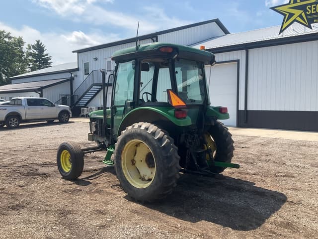 Image of John Deere 5220 equipment image 2