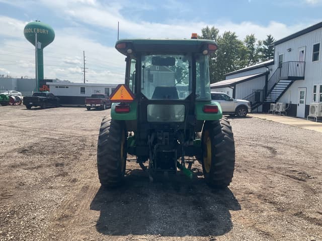 Image of John Deere 5220 equipment image 3