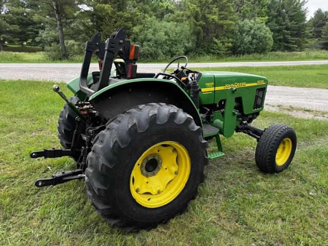 Image of John Deere 5220 equipment image 4