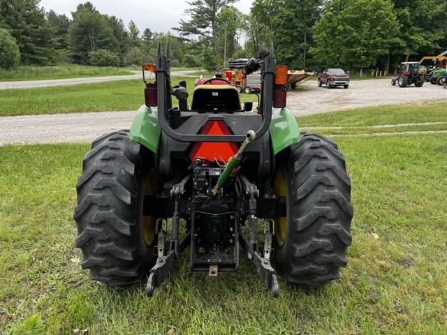 Image of John Deere 5220 equipment image 3