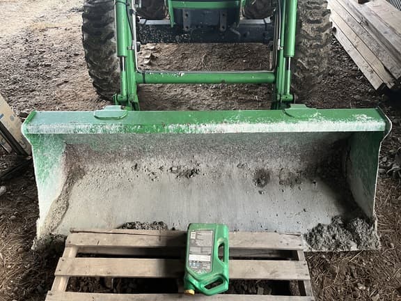 Image of John Deere 5303 equipment image 4