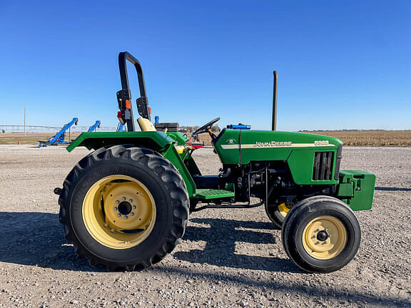 Image of John Deere 5303 equipment image 3