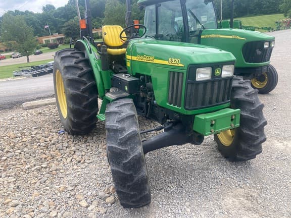 Image of John Deere 5320 equipment image 2
