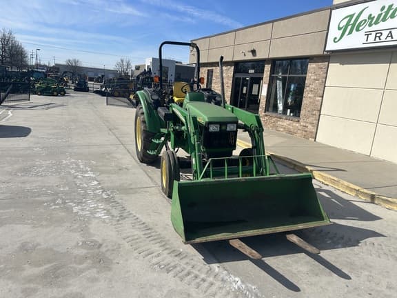 Image of John Deere 5320 equipment image 1