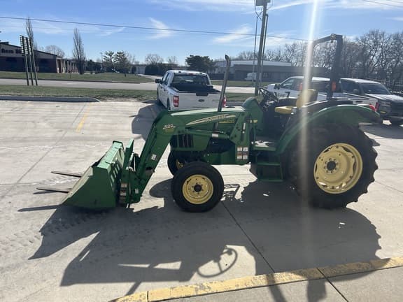 Image of John Deere 5320 equipment image 3