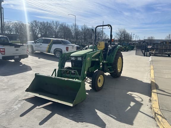 Image of John Deere 5320 equipment image 2