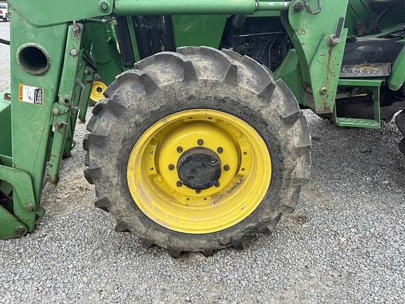 Image of John Deere 5320 equipment image 3