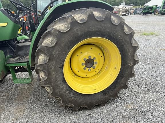 Image of John Deere 5320 equipment image 1